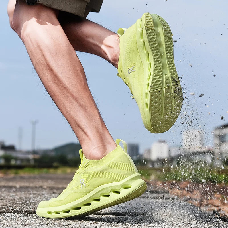 Performance Meets Comfort: Men's Ultra-Light Breathable Running Shoes - Quick-Dry Tech with Cushioned Rebound for Outdoor